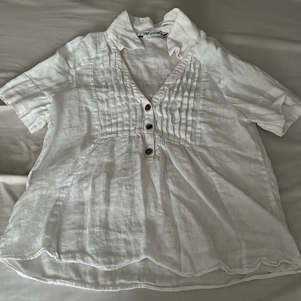 White flowly shirt